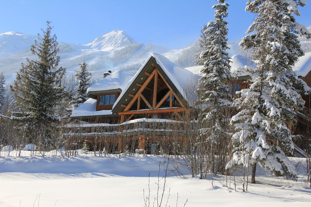 Vagabond Lodge At Kicking Horse Golden Exterior photo